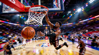 扣篮大赛精彩片段 - 球员完成360度转身扣篮